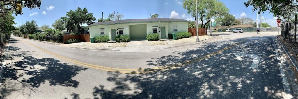 Deco Drive • Near Hard Rock Stadium • South • Wynwood Apartamento *
